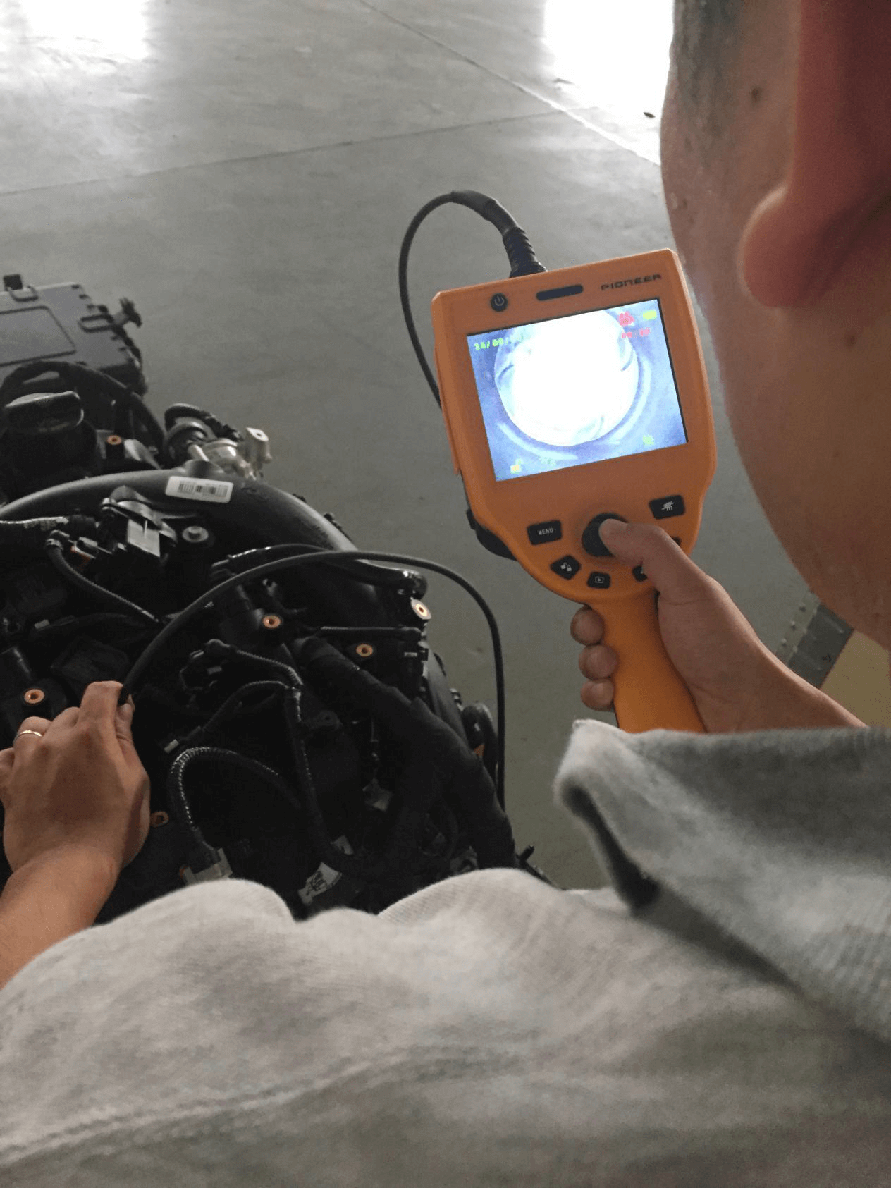 古安泰工業內窺鏡應用于汽車發動機燃燒室的應用案例